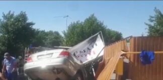 В Шымкенте по улице Дулати TOYOTA снесла газовую трубу ДТП