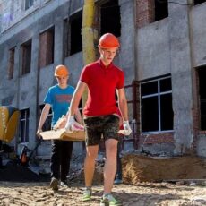 Работа подростков в РК становится осознанным выбором несовершеннолетние на стройке