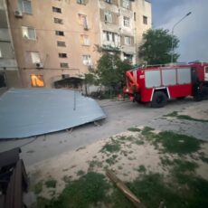 Ураганный ветер срывал крыши в Шымкенте: Есть пострадавшие крыша
