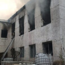 Рано утром в Шымкенте горело заброшенное здание пожар