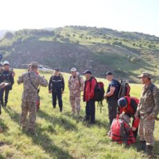 К поискам пропавших туристов в горах привлечены республиканские спасатели