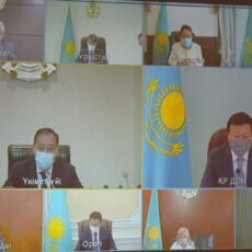 МВК приняла решение об усилении карантинных мер в Шымкенте заседание МВК по недопущению распространения коронавирусной инфекции на территории РК Источник: https://primeminister.kz/ru/news/mezhvedomstvennaya-komissiya-prinyala-reshenie-ob-usilenii-karantinnyh-mer-v-ryade-gorodov-kazahstana-2765336 Любое использование материалов допускается только при наличии гиперссылки на primeminister.kz