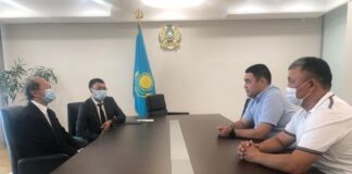 Президент Назарбаев Университета встретился с семьей братьев, погибших в горах