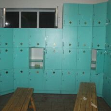 В аквапарке Жетысая воровка обокрала посетительницу шкаф