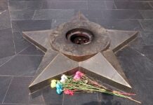 В Шымкенте на мемориале Славы погас Вечный огонь