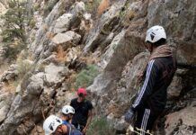 Спасатели Туркестанской области спасли двух подростков в горах горы