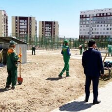 В Шымкенте благоустраивают дворы микрорайона Нурсат двор