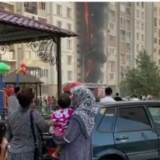 В Шымкенте загорелся 9-этажный жилой дом в микрорайоне «Нурсат-2»