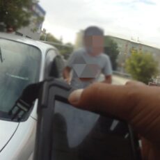 Водитель-нарушитель ПДД пытался дать взятку полицейскому в Туркестане дача взятки