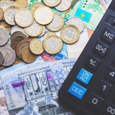 Уволенные работники получают социальные выплаты по потере работы от 1 до 6 месяцев деньги