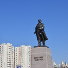В столице открыли памятник государственному деятелю Жумабеку Ташеневу