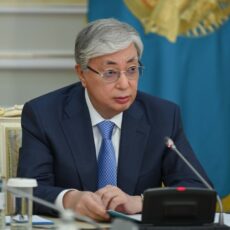 К. Токаев поручил поддержать семьи, потерявших своих близких