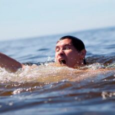 У воды не омрачайте своего отдыха! вода