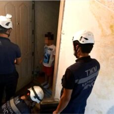 Спасатели пришли на помощь ребенку, оказавшегося взаперти Спасатели