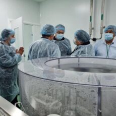 В Казахстане подготовлена вторая производственная площадка для производства вакцин против КВИ вакцина