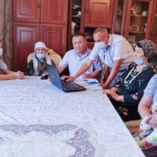 95-летняя жительница Жетысая прошла перепись населения-онлайн семья