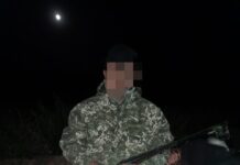 Полицейские Туркестанской области задержали браконьера с тушей кабана браконьер