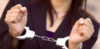 Аферистка обещала помощь в получении госсубсидий в Сарыагаше наручники