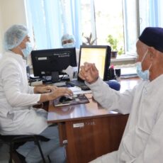 В Туркестанской области вакцинирован 91-летний житель вакцина