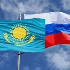 Казахстан и Россия отмечают день установления дипломатических отношений флаг Казахстана и России