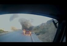 В Шымкенте полностью сгорел автомобиль «Volkswagen Golf»