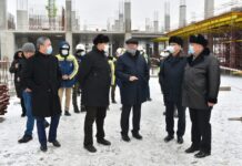 1860 молодых семей готовы переселиться с юга на север Казахстана Поездка З. Турисбекова в СКО