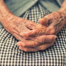 Спасли жизнь и провели сложнейшую операцию 97-летней бабушке в Туркестанской области старость
