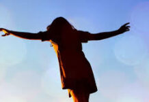 Девушка пыталась спрыгнуть с моста в Шымкенте суицид