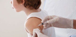 От коронавируса привили уже 128 тысяч детей вакцинация детей