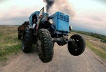Пьяный тракторист снес ШРП в Туркестанской области и лишился прав на 7 лет трактор