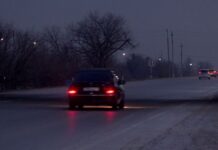 Семь дорог в Казахстане стали платными