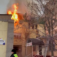 В Шымкенте загорелось здание спортшколы по тяжелой атлетике пожар