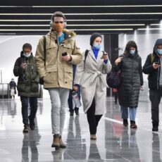 Коронавирус пошел на спад люди