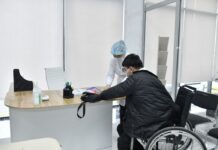 Новый центр в Шымкенте «Ten qogam» трудоустроит людей с ограниченными возможностями коляска