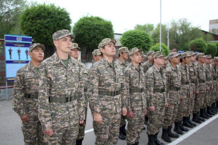 50 алматинских новобранцев отправились служить в Шымкент