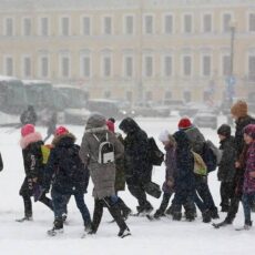 Сколько дней продлятся новогодние каникулы школьники