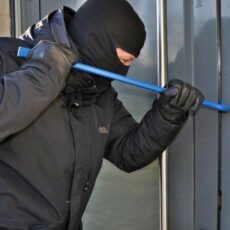 Группа парней воровала отопительные котлы у шымкентцев кража