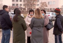 Учителя шымкентской школы жалуются на незаконные сборы денег