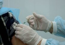 В поликлиниках Шымкента — очереди на ревакцинацию