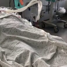 Тяжелая ноша. В Шымкенте беременная с КВИ борется за жизнь в реанимации