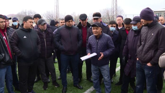 Тренеры футбольного центра «Ордабасы» 8 месяцев не получают зарплату