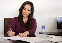 Женщинам увеличили пенсионный возраст женщина в офисе