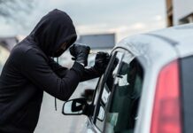 Угнали машины и спокойно разъезжали по городу угон авто