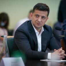 Зеленский попросил Путина о встрече