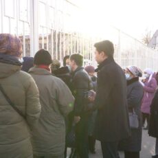 Пациентов и врачей выселяют из городской поликлиники №2