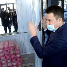 При поломке лифта звоните на номер 109