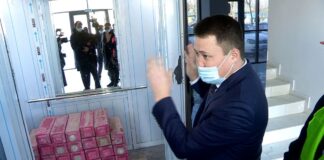 При поломке лифта звоните на номер 109