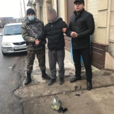 До 10 лет получит мужчина за переброс запрещенных предметов на зону