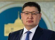 Берик Уали освобожден от должности пресс-секретаря Токаева