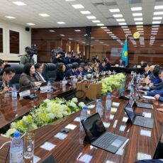 В Шымкенте проходит пленарное заседание депутатов маслихата